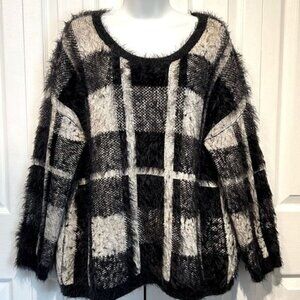 DEX Black Cream Long Sleeve Eyelash Oversized Sweater Size M